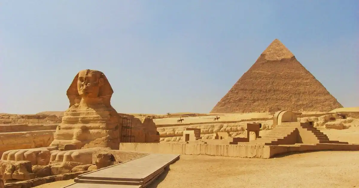 tomb kings how to build the pyramids at Giza Plateau